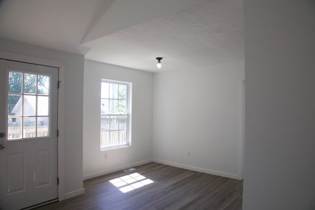 1044 South Missouri Avenue, Springfield, MO 65807