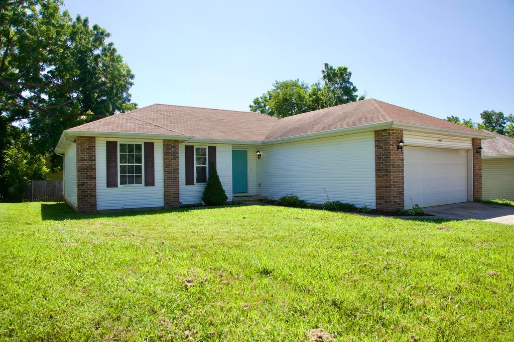 1044 South Missouri Avenue, Springfield, MO 65807