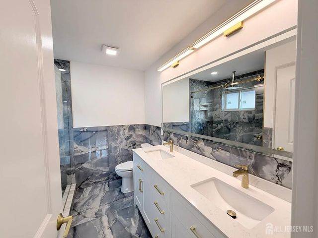 46 Foyer Street, Edison, NJ 08817