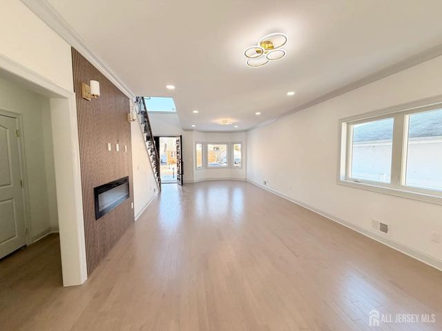 46 Foyer Street, Edison, NJ 08817