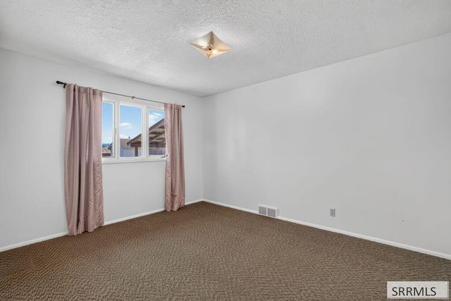 1417 N 1100 E, Shelley, ID 83274