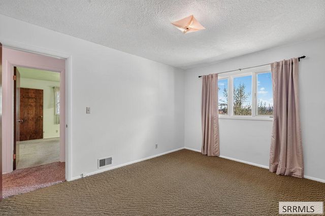 1417 N 1100 E, Shelley, ID 83274
