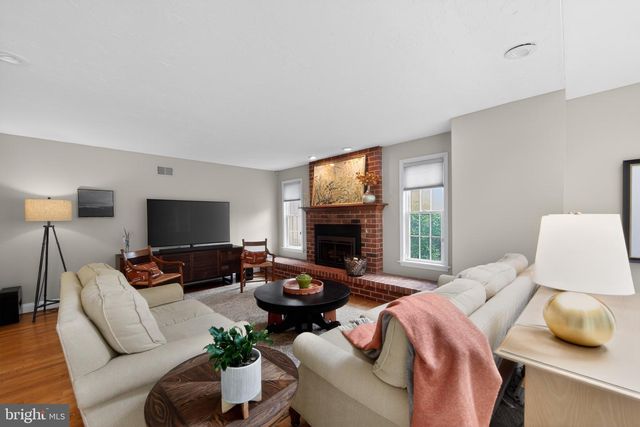204 SHROPSHIRE DR, West Chester, PA 19382