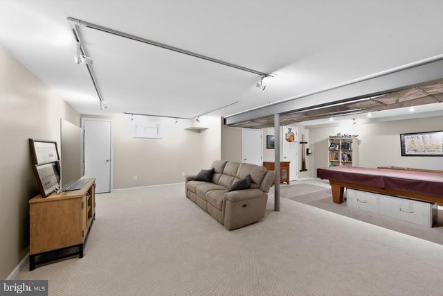 204 SHROPSHIRE DR, West Chester, PA 19382