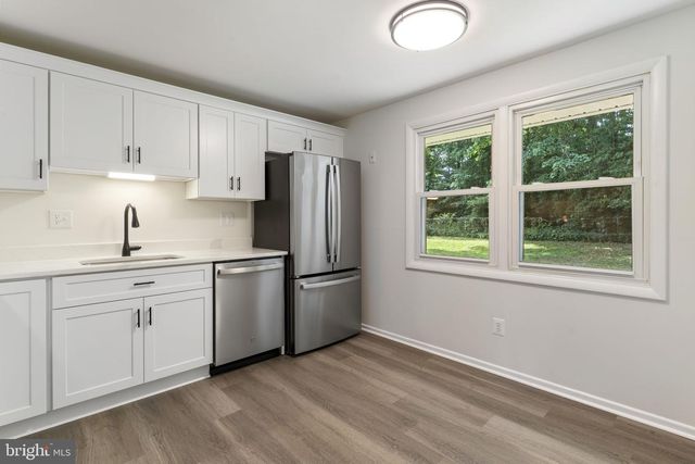 2552 LISA DR, Waldorf, MD 20601
