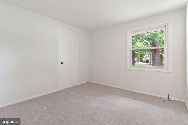 2552 LISA DR, Waldorf, MD 20601