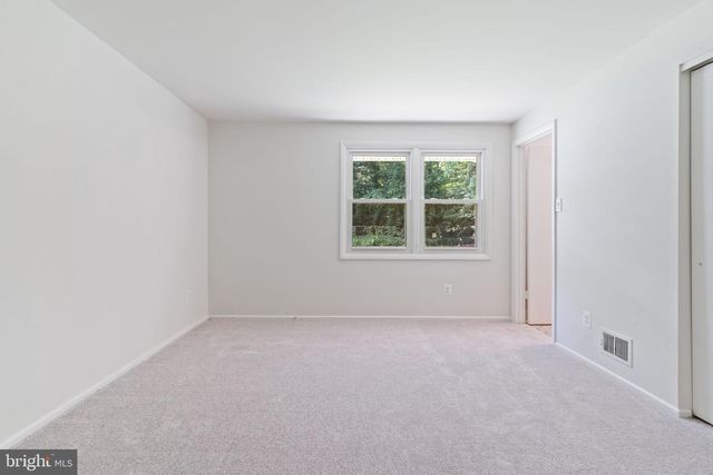 2552 LISA DR, Waldorf, MD 20601