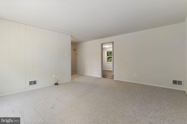 2552 LISA DR, Waldorf, MD 20601