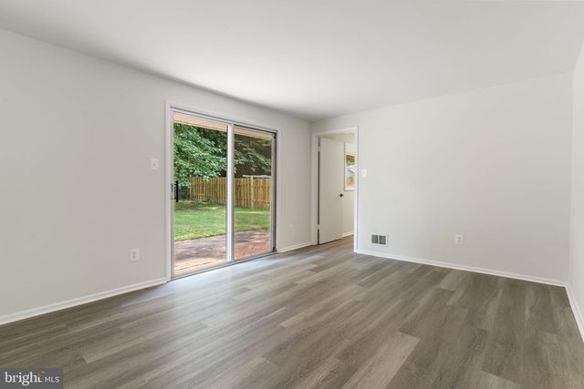 2552 LISA DR, Waldorf, MD 20601