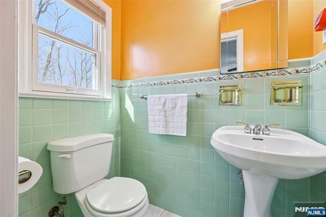 949 Oradell Avenue, Oradell, NJ 07649