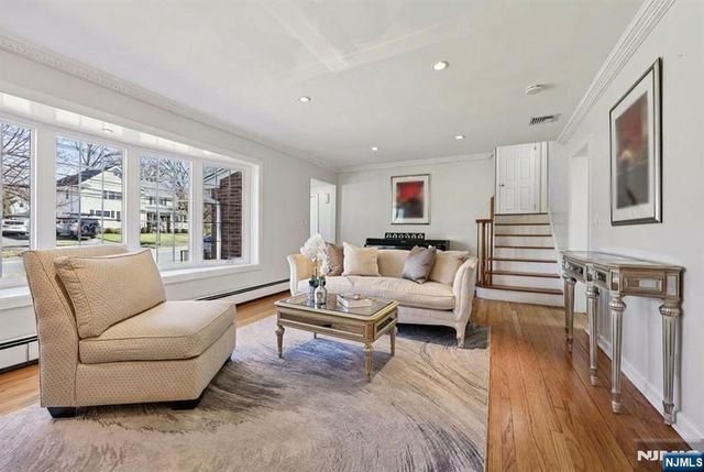 949 Oradell Avenue, Oradell, NJ 07649