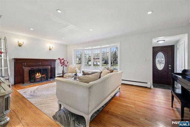 949 Oradell Avenue, Oradell, NJ 07649