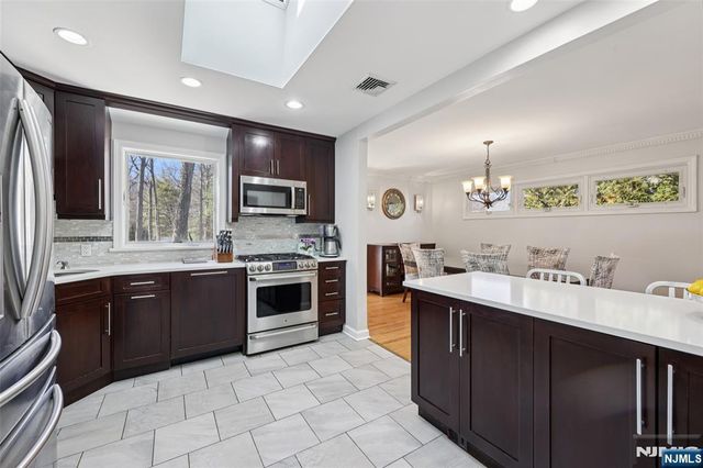 949 Oradell Avenue, Oradell, NJ 07649
