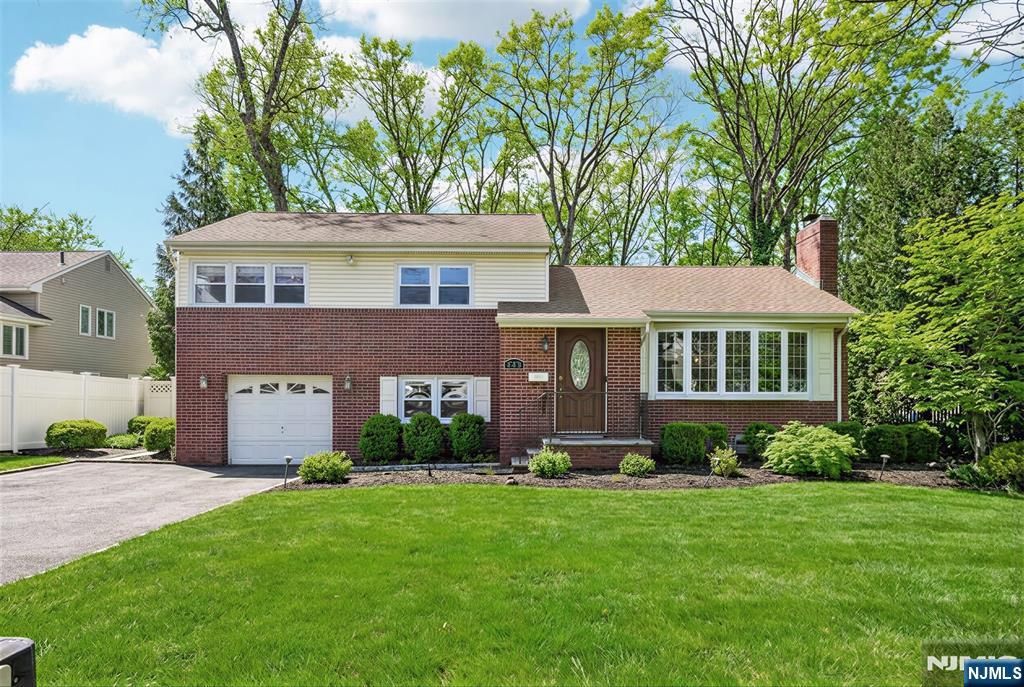 949 Oradell Avenue, Oradell, NJ 07649