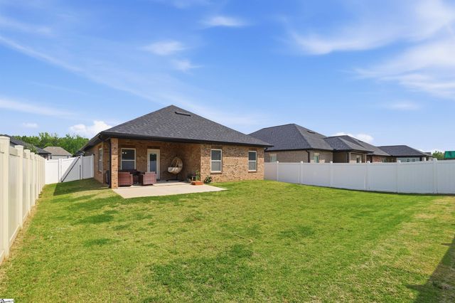 50 Woodcross Drive, Simpsonville, SC 29681