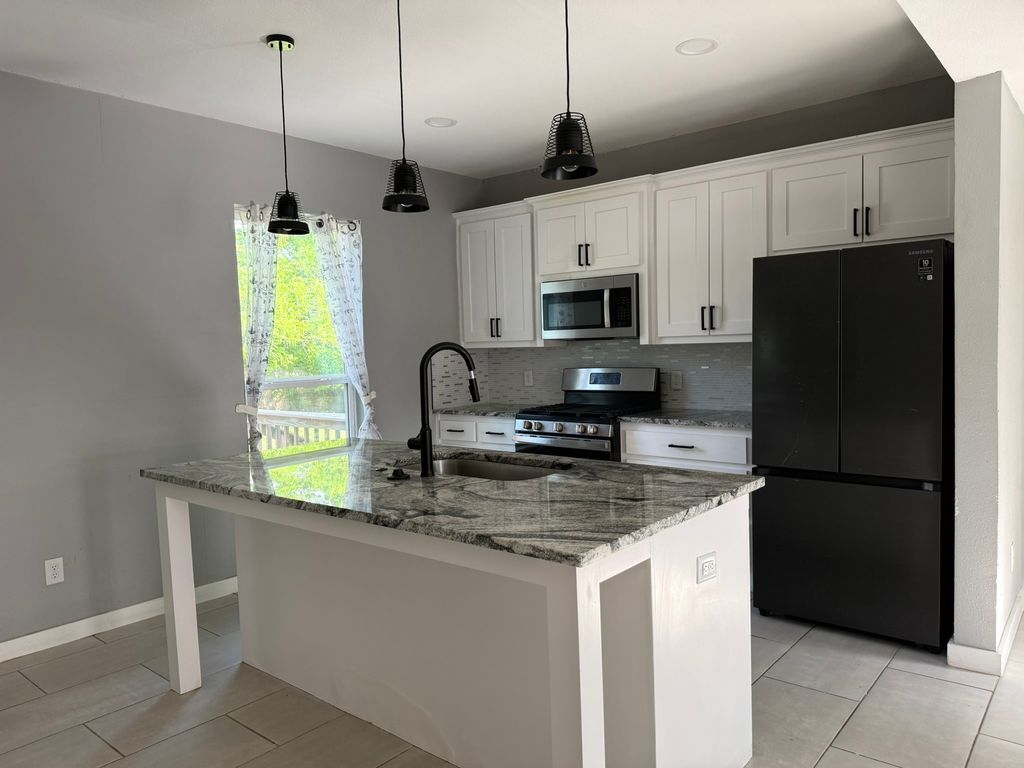 202 4th Street, Joshua, TX 76058