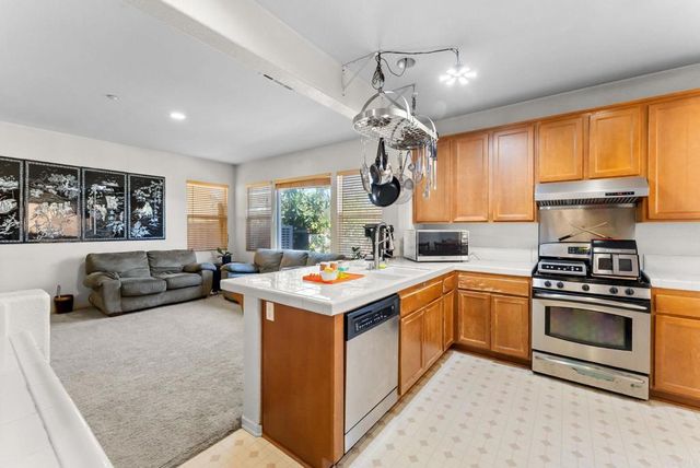 10266 Spruce Woodlands Way Way, Escondido, CA 92026