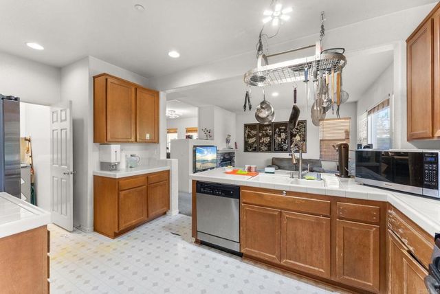 10266 Spruce Woodlands Way Way, Escondido, CA 92026