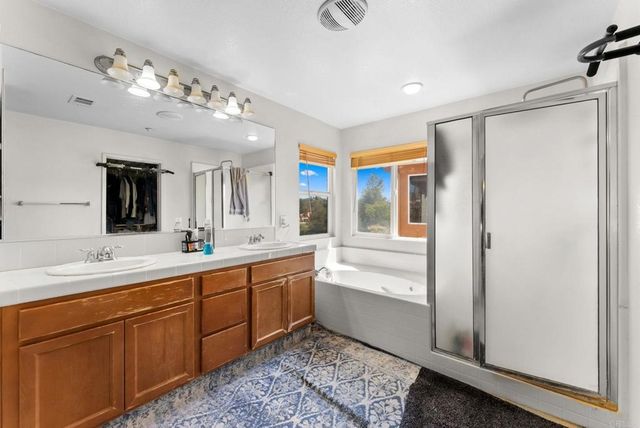 10266 Spruce Woodlands Way Way, Escondido, CA 92026
