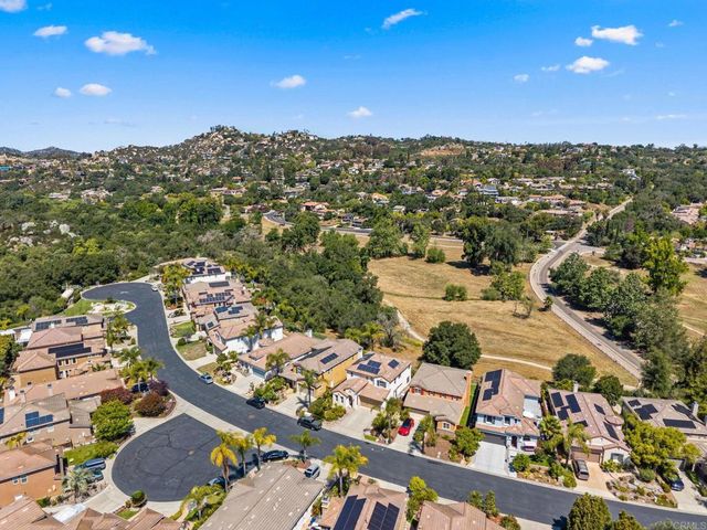 10266 Spruce Woodlands Way Way, Escondido, CA 92026