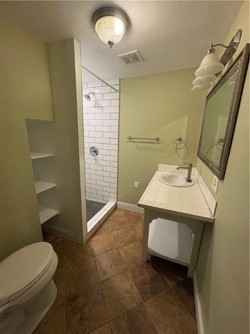 650 McClinton Street, Fayetteville, AR 72701