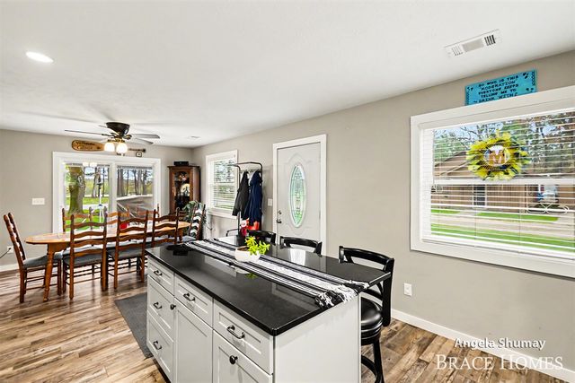 1653 S Beech Avenue, White Cloud, MI 49349