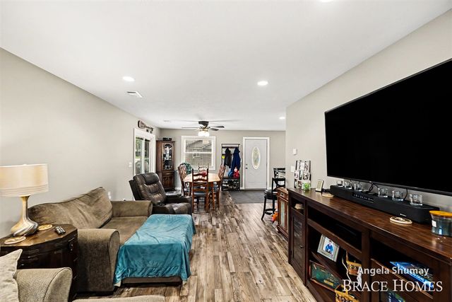 1653 S Beech Avenue, White Cloud, MI 49349