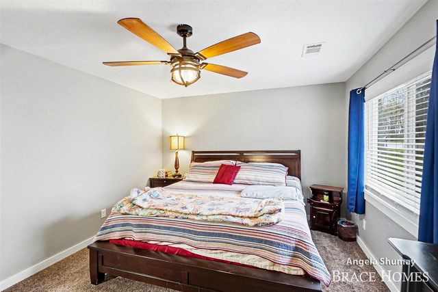 1653 S Beech Avenue, White Cloud, MI 49349