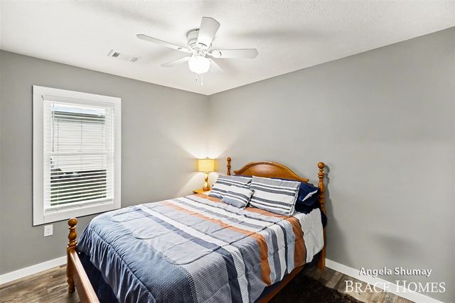 1653 S Beech Avenue, White Cloud, MI 49349