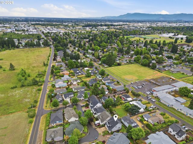 2361 ROLLIE Loop, Eugene, OR 97405