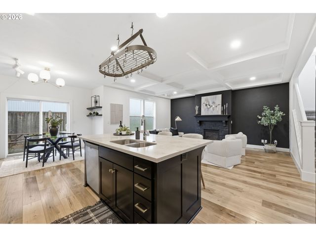 2361 ROLLIE Loop, Eugene, OR 97405