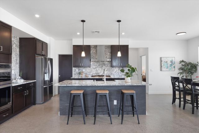 609 2nd Street NE, Rio Rancho, NM 87124