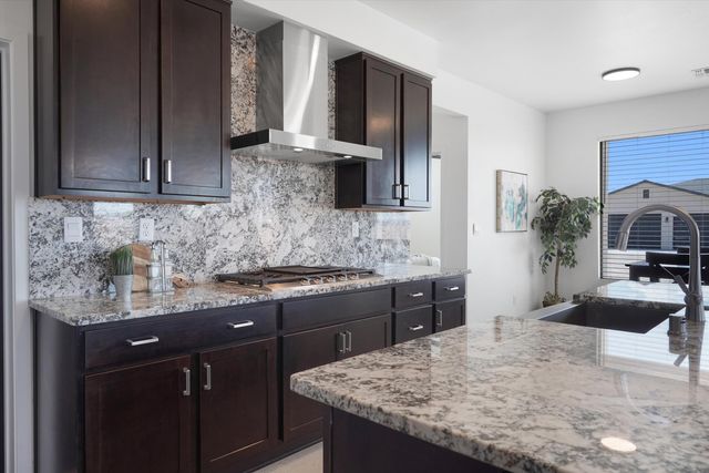 609 2nd Street NE, Rio Rancho, NM 87124