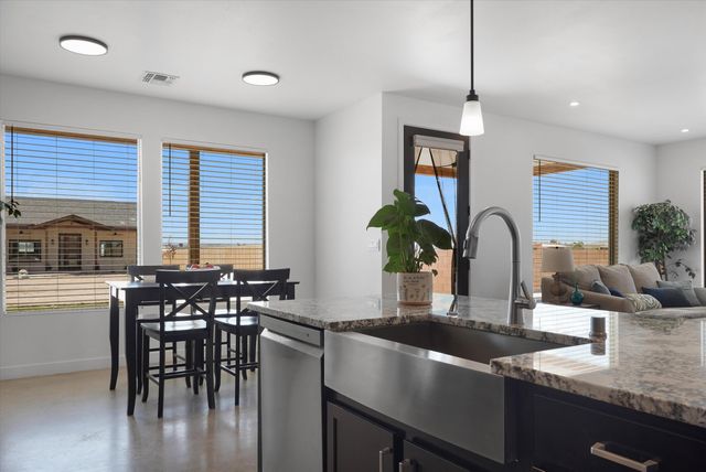 609 2nd Street NE, Rio Rancho, NM 87124