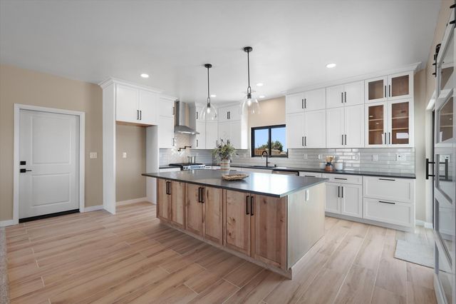 609 2nd Street NE, Rio Rancho, NM 87124