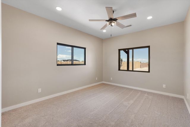 609 2nd Street NE, Rio Rancho, NM 87124