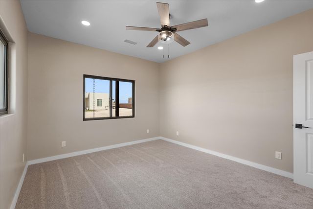 609 2nd Street NE, Rio Rancho, NM 87124
