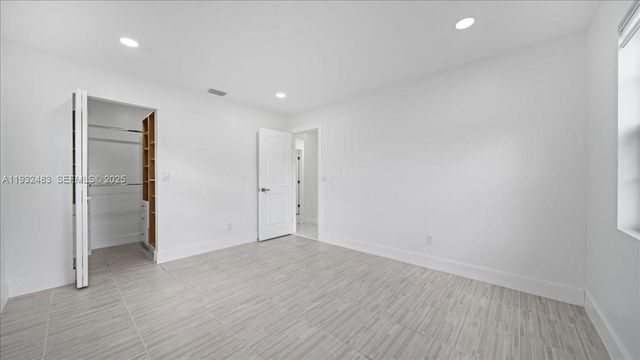 2279 Nova Village Dr, Davie, FL 33317