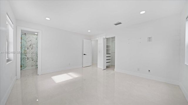 2279 Nova Village Dr, Davie, FL 33317