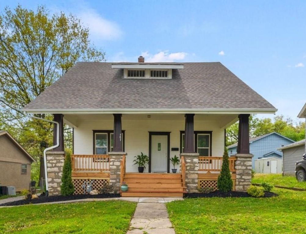 507 N Pearl Street, Paola, KS 66071