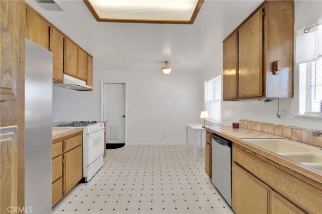 13252 Setancket Road, Apple Valley, CA 92308