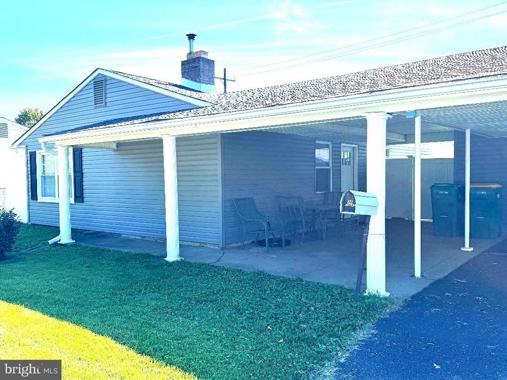 36 FOREST LANE, LEVITTOWN, PA 19055 — photo 2