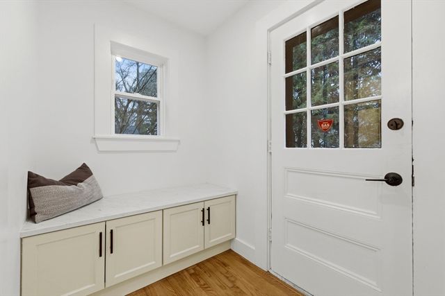 1806 Beacon St, Newton, MA 02468