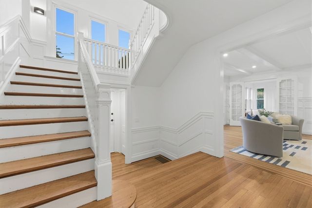 1806 Beacon St, Newton, MA 02468