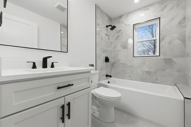 1806 Beacon St, Newton, MA 02468