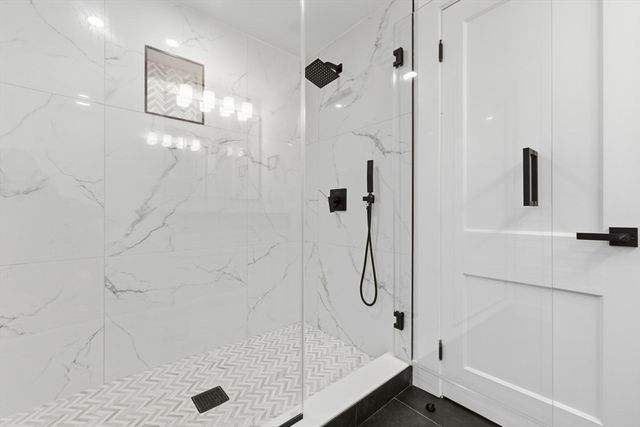 1806 Beacon St, Newton, MA 02468