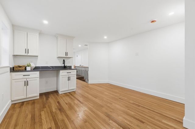 1806 Beacon St, Newton, MA 02468