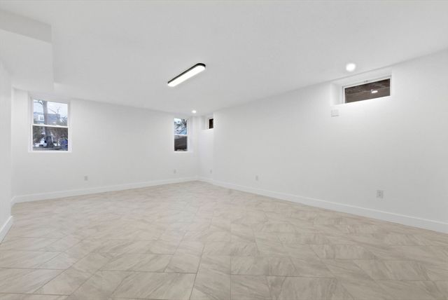 1806 Beacon St, Newton, MA 02468