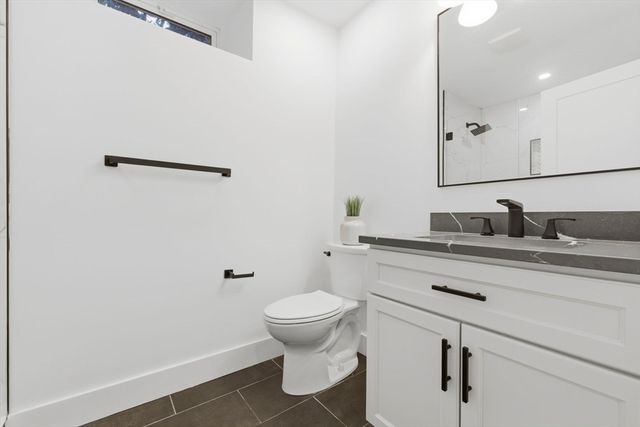 1806 Beacon St, Newton, MA 02468