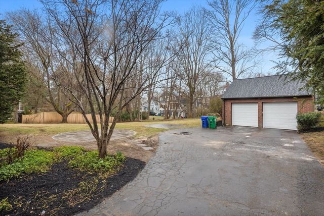 1806 Beacon St, Newton, MA 02468